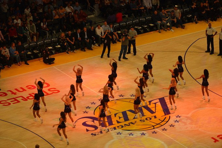 企业宣传海报设计_公司宣传海报设计制作安装