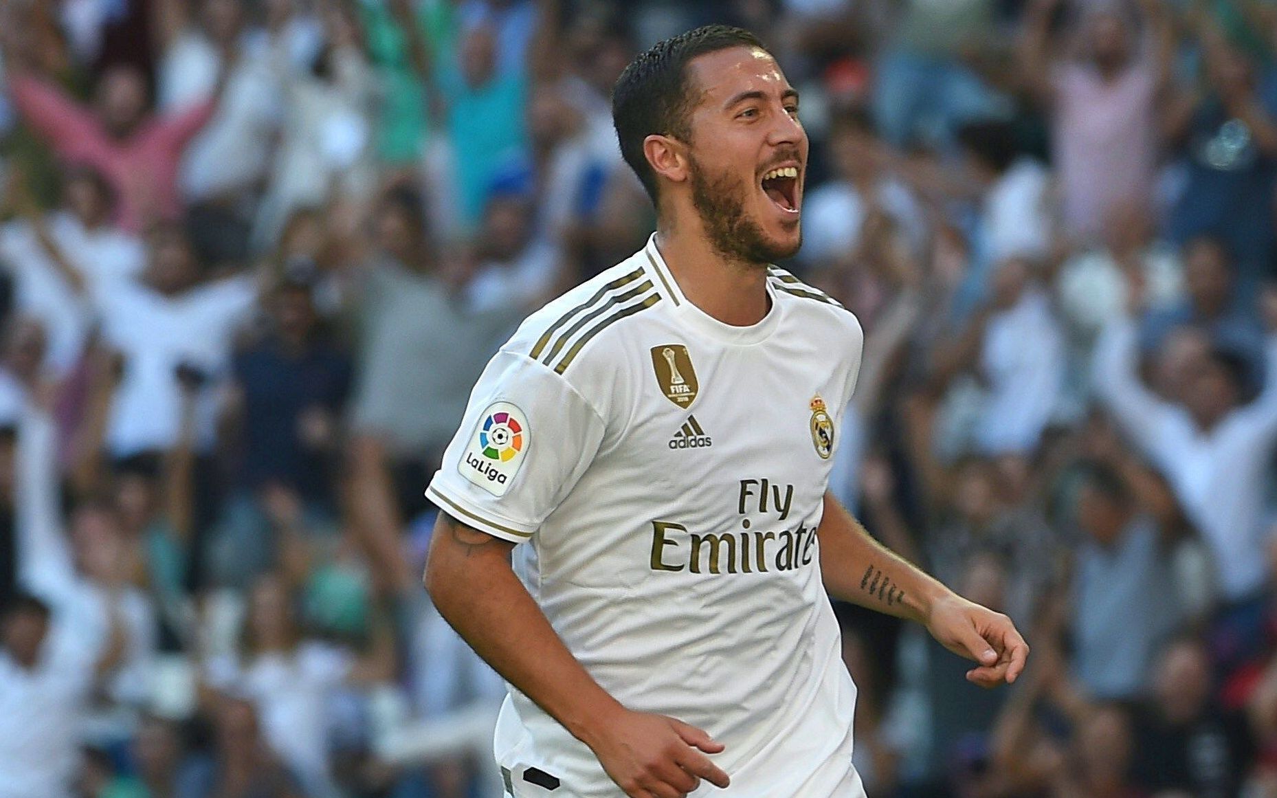 蔚蓝新能源行业标志设计案例